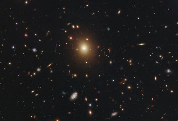 Что снимал Хаббл. Галактическое скопление Abell 2261. Фото.