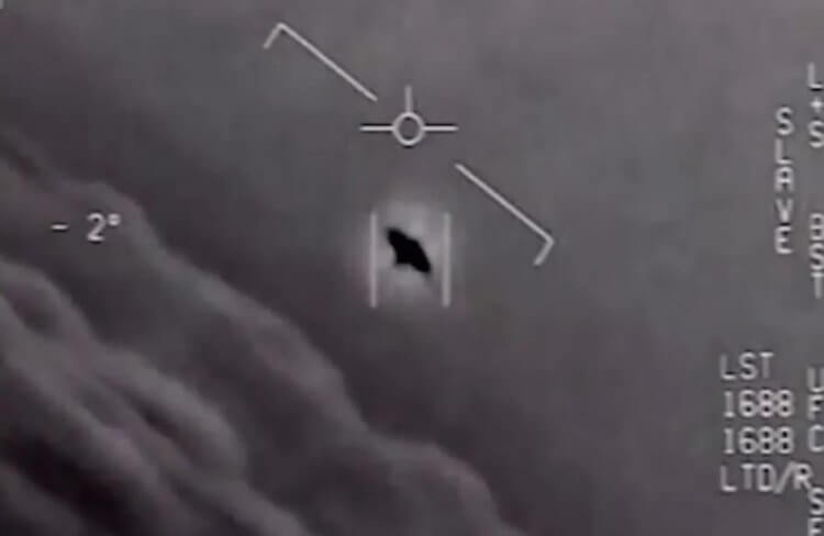 Пентагон подтвердил подлинность видео с НЛО. Американцы подтвердили, что их военные пилоты видели НЛО. Фото.