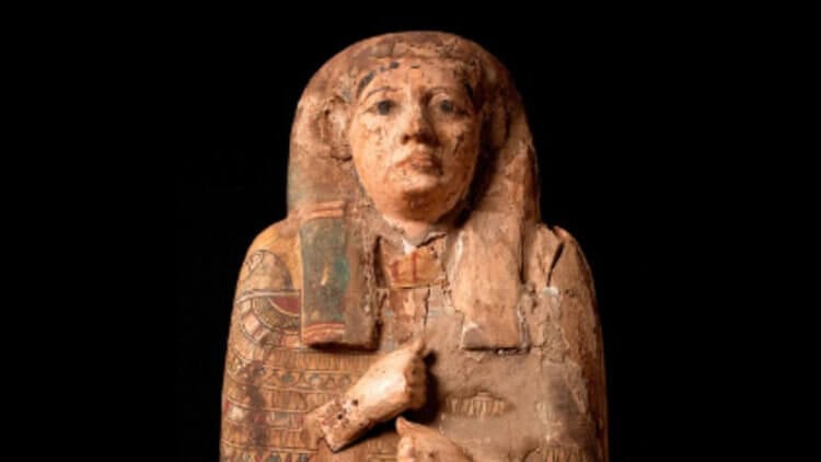 Внутри гроба с мумией найдена картина древнего художника. Перед вами — передняя часть саркофага, принадлежащего древнеегипетской женщине по имени Такерхеб. Фото.