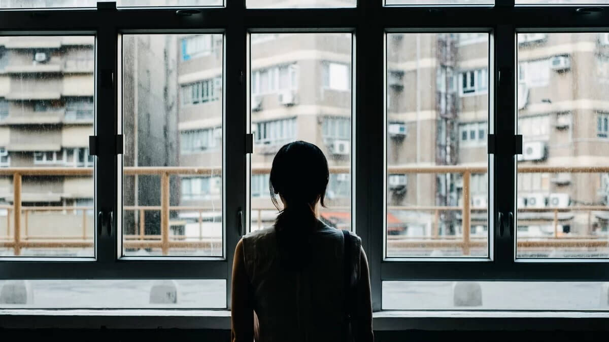 Правильное питание, медитация, физические упражнения и общение с близкими помогут в борьбе с тревогой и стрессом, а значит укрепят иммунитет. Фото.