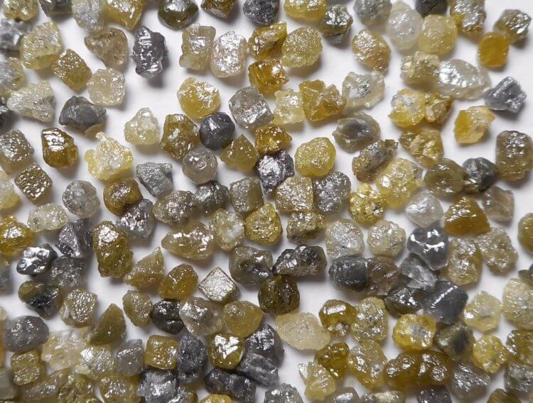 Алмаз – самый твердый природный минерал. Так выглядят бриллианты до того, как их дарят своим возлюбленным. Фото.