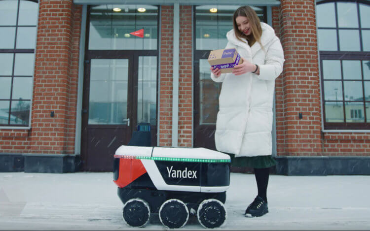 Когда роботы-курьеры заменят живых людей? Робот-курьер от компании Yandex. Фото.