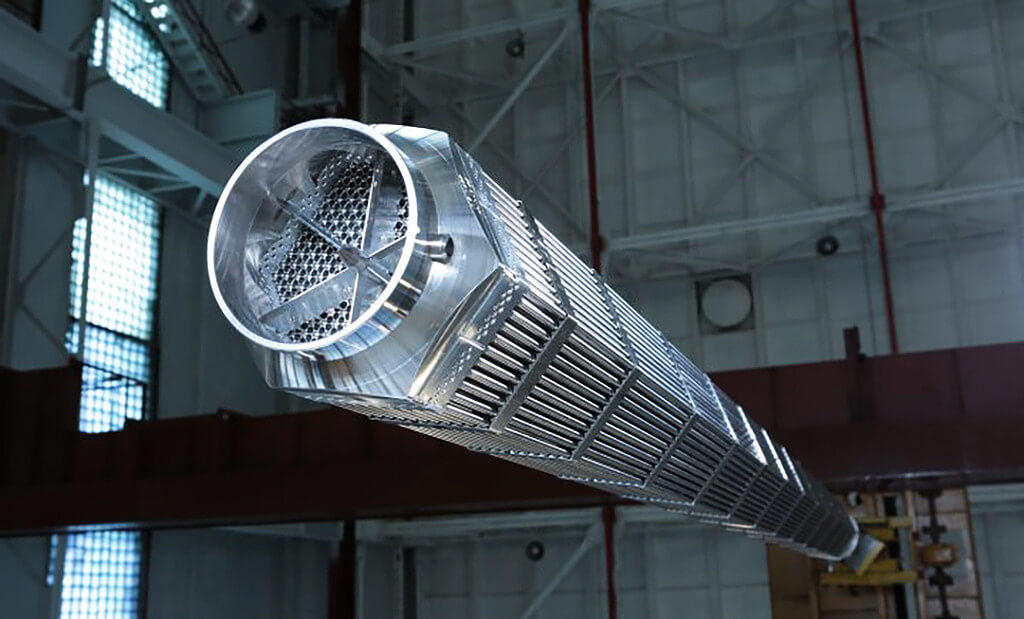 Что делают с радиоактивными отходами. В таких стержнях в реакторы загружают атомное топливо. Потом с ним надо что-то делать. Фото.