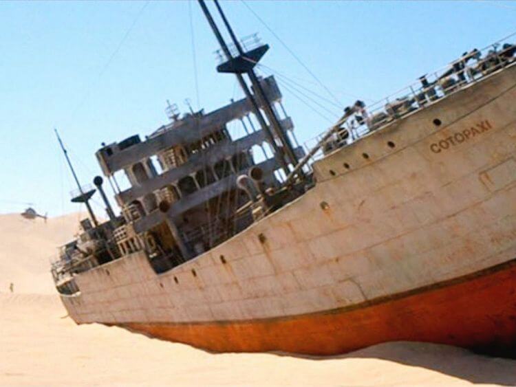 Корабли, пропавшие в Бермудском треугольнике. Так этот корабль выглядел в кино. Фото.