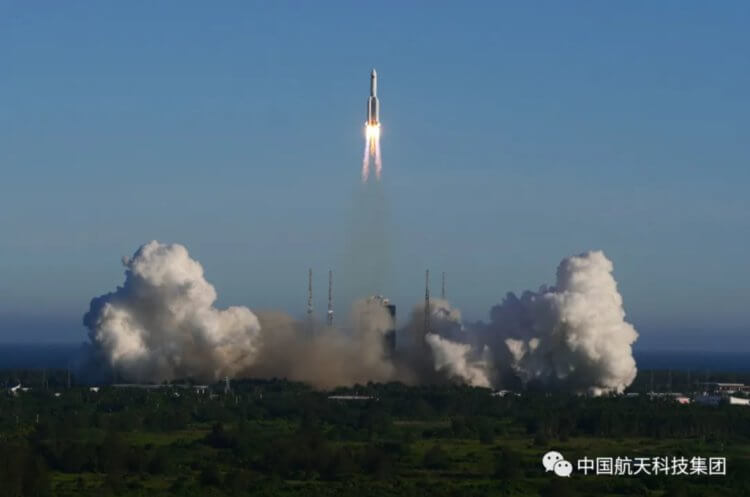 МКС больше не нужна? Китай готов к запуску своей космической станции. Запуск «Чанчжэн-5 B» с космодрома в Китае 5 мая 2020 года. Фото.