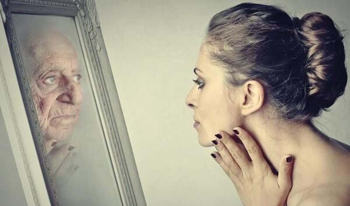 Эти люди помешаны на своей молодости. Фото.