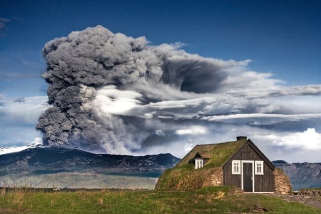 Люди производят больше углекислого газа, чем все вулканы планеты. Фото.