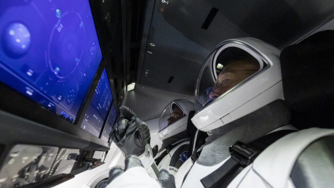 Запуск SpaceX Crew Dragon к МКС перенесли — состоится ли он снова? Фото.