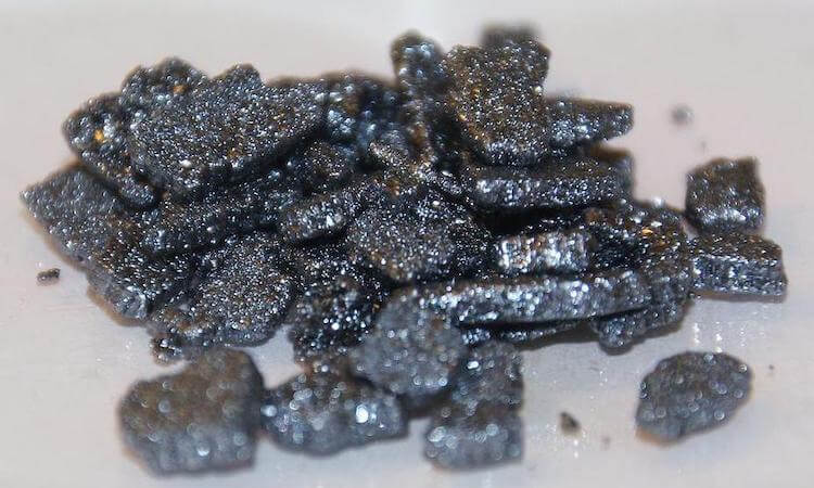 Чем полезен йод для организма. Так выглядит йод, если так можно сказать, в сыром виде. Фото.
