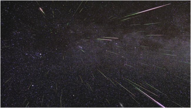 Могут ли метеориты двигаться со скоростью, близкой к скорости света? Фото.