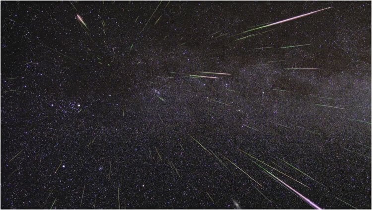 Могут ли метеориты двигаться со скоростью, близкой к скорости света? Метеоры — фрагменты космических объектов, частицы размером в несколько сантиметров, которые входят в атмосферу на скорости в десятки километров в секунду и сгорают, порождая яркую всыпшку — падающую звезду. Фото.