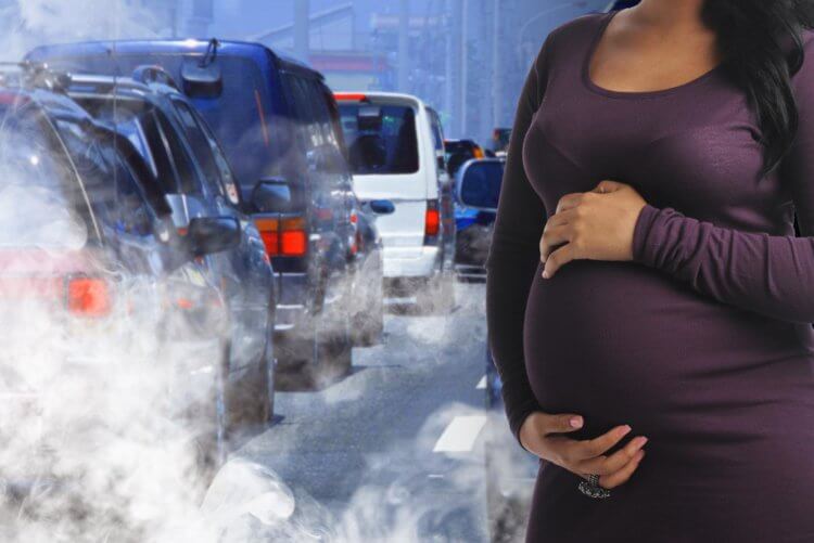 Источники загрязнения воздуха. Беременные женщины должны находиться в благоприятной экологической среде. Фото.