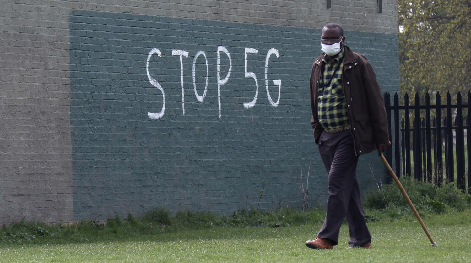 Как появляются теории заговора. Люди по всему миру обвиняют в пандемии коронавируса технологи 5G. Как появляются теории заговора. Люди по всему миру обвиняют в пандемии коронавируса технологи 5G. Фото.