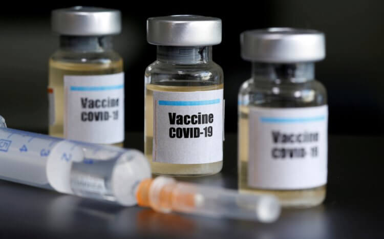 Гонка за вакциной. Самый большой вопрос сегодня – как обеспечить всех жителей планеты вакциной против коронавируса. Фото.