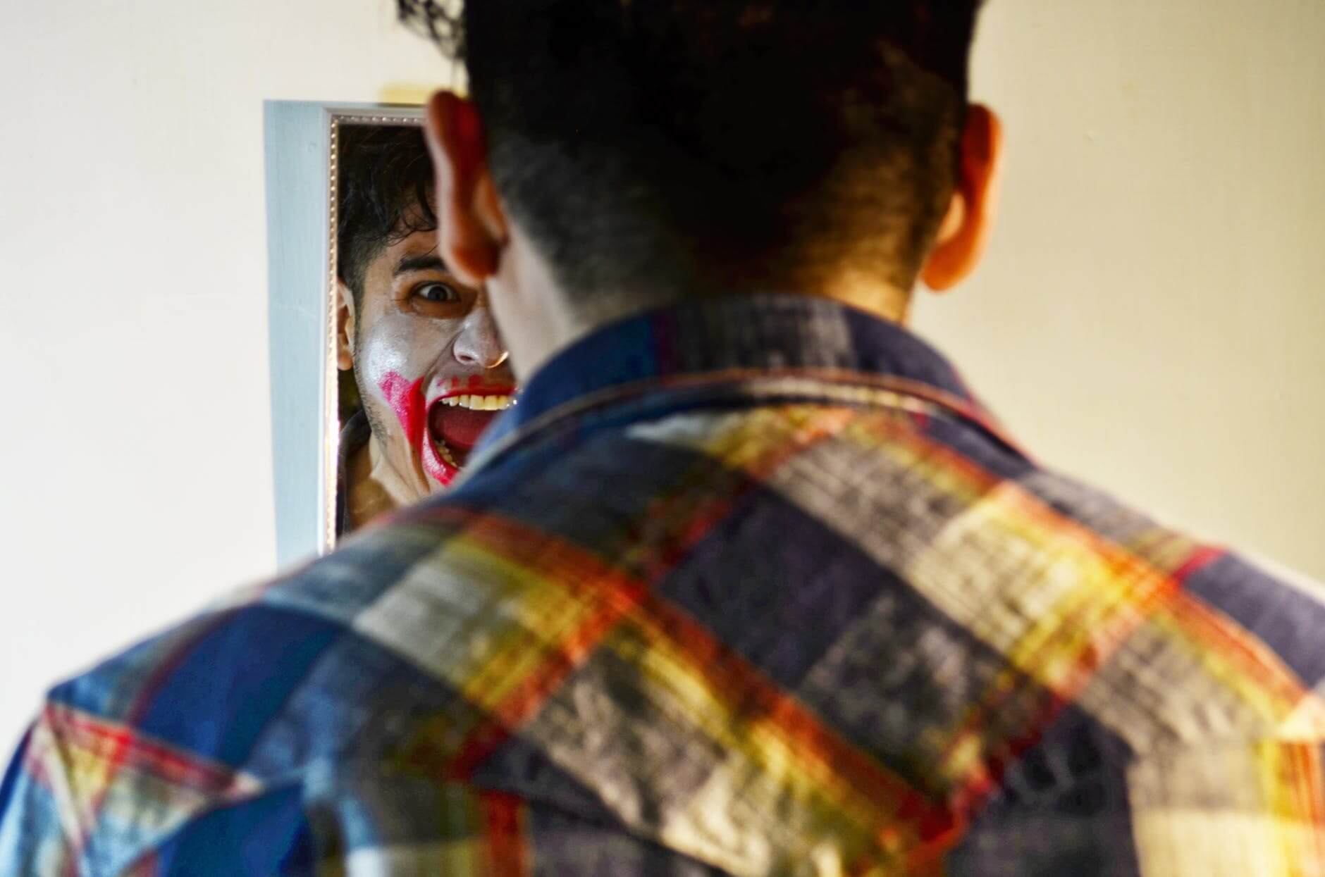 В большинстве случаев психопаты не склонны к зевоте. Все потому, что зевота связана с эмпатией. Фото.