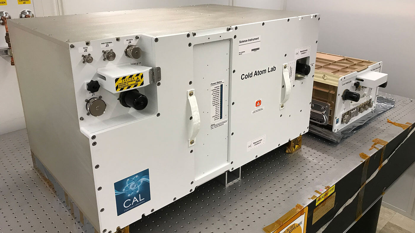 Пятое состояние материи. Так выглядит Лаборатория холодного атома, расположенная на борту МКС в июне 2018 года. Фото.