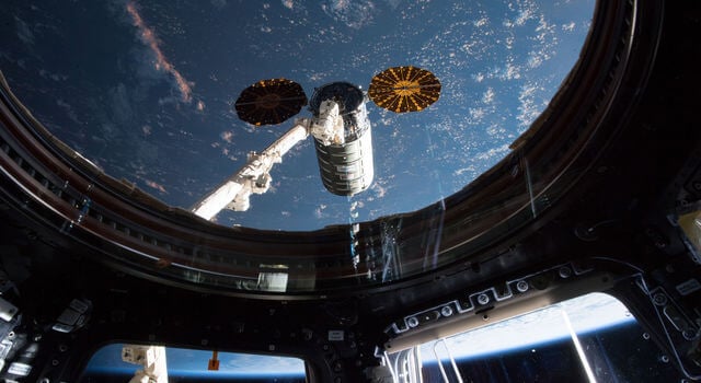 В космической лаборатории на борту МКС создана странная форма материи. Фото.