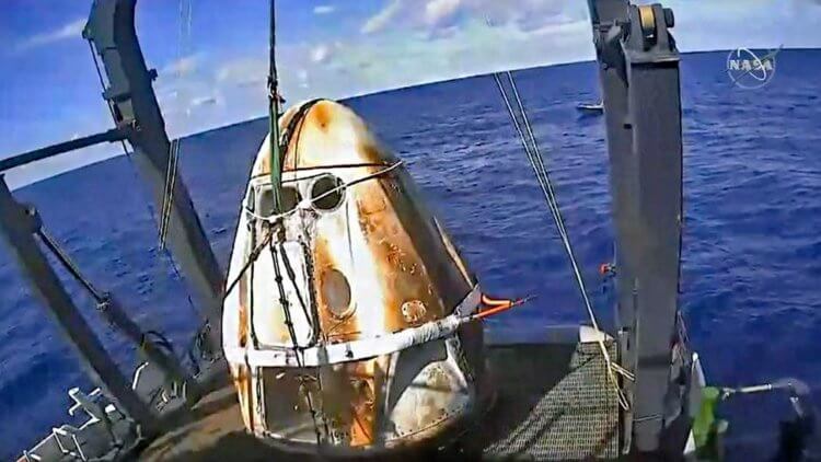 Сколько стоит запуск SpaceX Crew Dragon. Капсула Crew Dragon после первого полета на МКС. Фото.