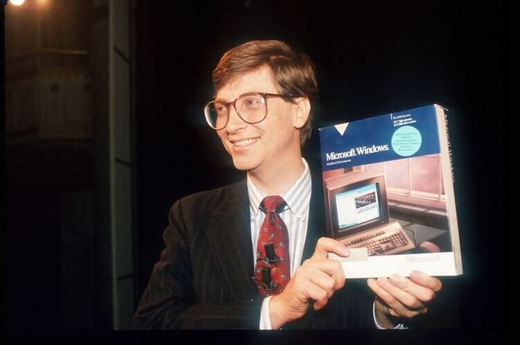 Windows 95 и пророчество Билла Гейтса. Молодой Билл Гейтс мог гордиться собой в то время. Фото.