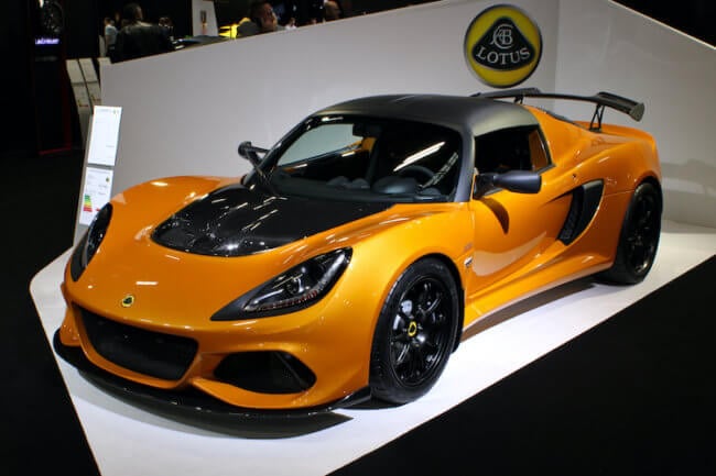 Легендарная Lotus полностью переходит на электромобили. Это изменит многое. Фото.