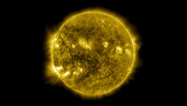 NASA показало 10 лет из жизни Солнца на одном видео. Фото.
