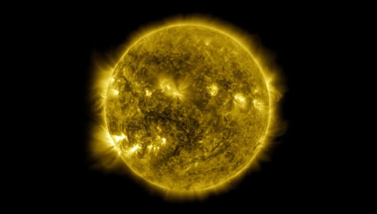 NASA показало 10 лет из жизни Солнца на одном видео. Отрывок из видео, опубликованного агентством NASA. Фото.