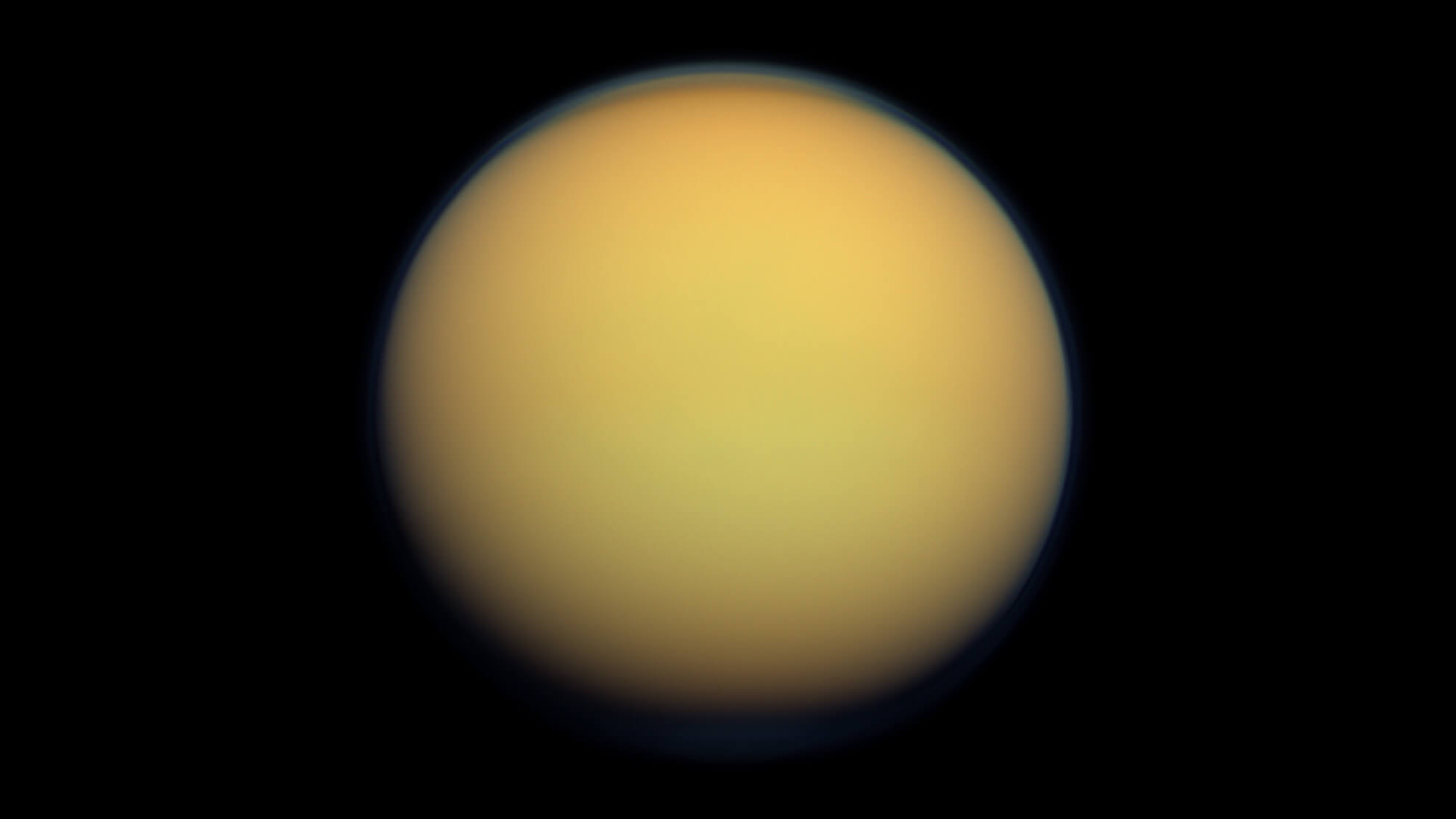 Спутник плотной атмосферой. Титан Спутник Сатурна. Титан Спутник спутники Сатурна. Титан Луна Сатурна. Сатурн Планета Спутник Сатурна Титан.