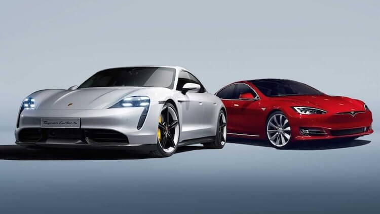 Porsche Taycan и Tesla. Они такие разные, но не сравнивать их было нельзя. Фото.