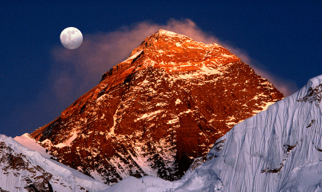 На самом деле Эверест не самая высокая гора в мире. Фото.