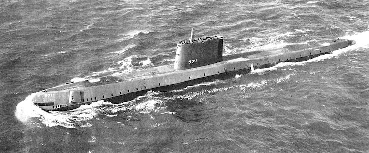 Ставка на атомный подводный флот. Подводные лодки были основой сдерживания во времена холодной войны. Океан надежно прикрывал их своими водами. Фото.