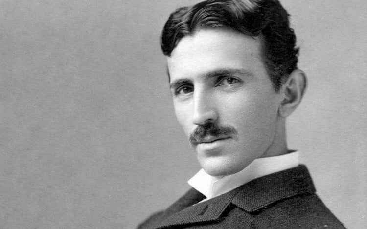 Никола Тесла — отец электричества. У Николы Тесла никогда не было дома. Он жил прямо в своих лабораториях и гостиницах Нью-Йорка. Фото.
