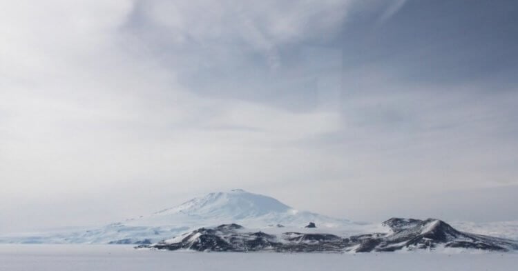 Вулкан Сайпл (Антарктида). Антарктический вулкан Сайпл. Фото.