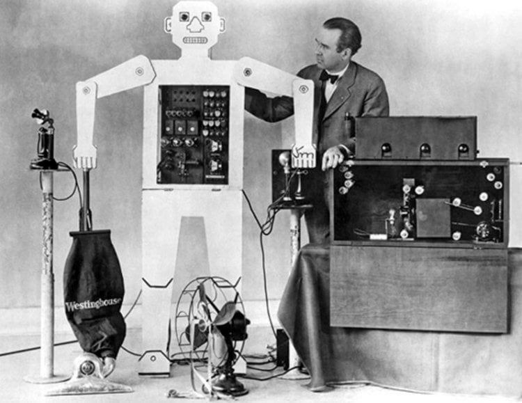 Первый советский робот. Американский «Мистер Телевокс». Фото.