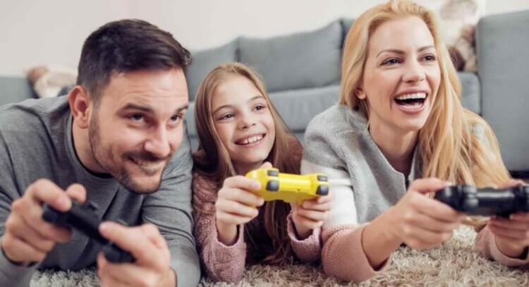 Игры помогают общаться. При правильном подходе, видеоигры могут улучшить отношения в семье. Фото.