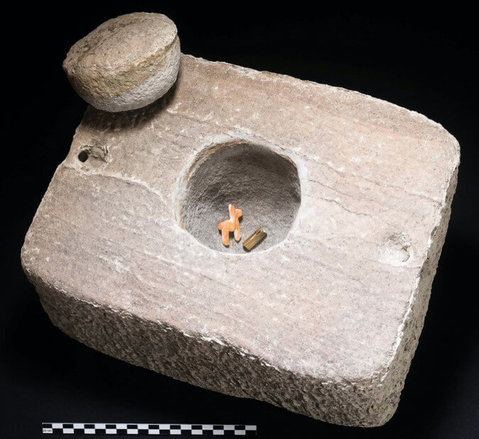 Древние артефакты инков. Найденный ящик и его содержимое. Фото.