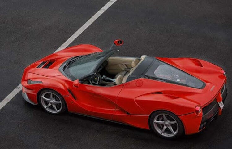 Что нужно, чтобы купить Ferrari. Тот самый LaFerrari Spider из-за которого был скандал. Фото.