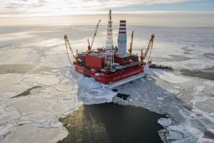 Полезные ископаемые на Северном полюсе. Даже там где лед можно добывать нефть и другие ископаемые. Фото.