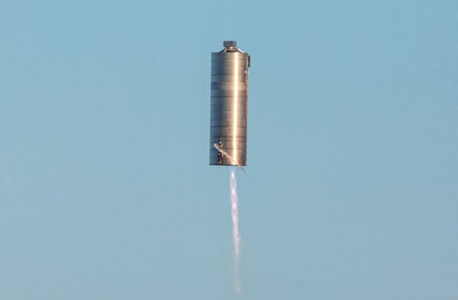 Консервная банка в воздухе: прототип корабля Starship успешно «прыгнул» на 150 метров. Фото.
