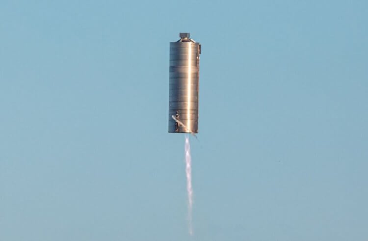 Консервная банка в воздухе: прототип корабля Starship успешно «прыгнул» на 150 метров. Прототип Starship SN5 похож на консервную банку, потому что на нем нет головного обтекателя. Фото.