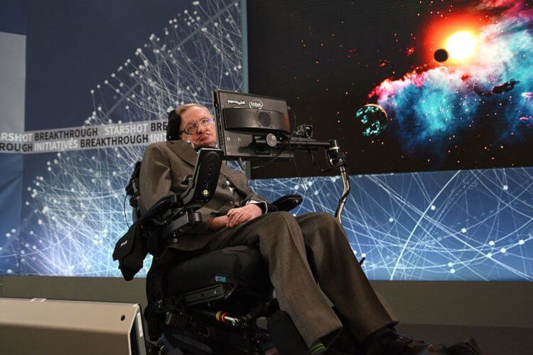 Популярная теория. На фото британский физик-теоретик, космолог и астрофизик, писатель Стивен Хокинг. Фото.