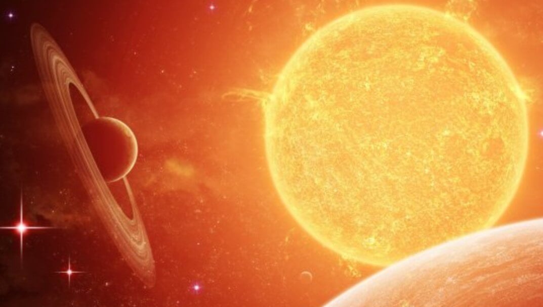 Три солнца и одна планета. Ученые долго считали, что любая планета в таком положении будет либо разорвана, либо выброшена с орбиты. Фото.