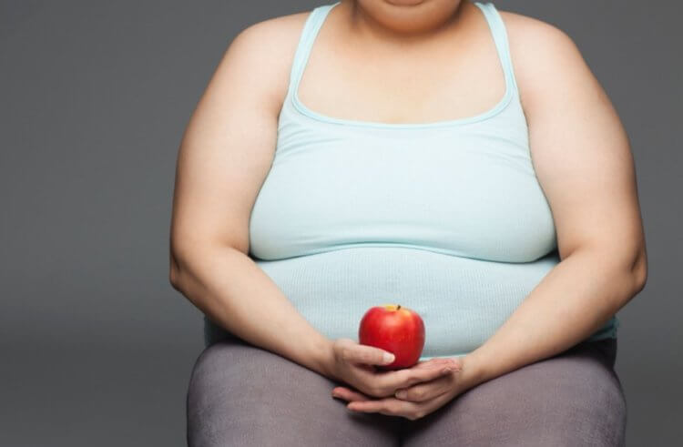 Опасность малоподвижного образа жизни. Ожирение провоцирует развитие смертельно опасных заболеваний. Фото.
