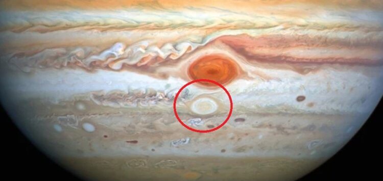 Второе пятно на Юпитере. Вышеупомянутый Овал ВА. Фото.