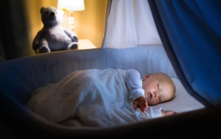 Почему дети спят дольше взрослых? Ученые выяснили, что происходит с детьми во время сна. Фото.