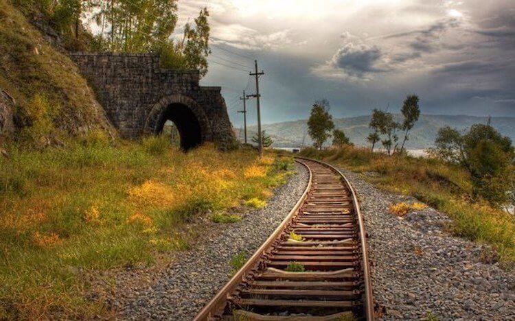 Какая ширина железнодорожной колеи в России и почему за границей она другая. Есть в железной дороге своя романтика. Фото.