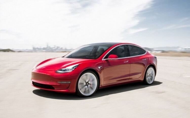 Самый дешевый автомобиль Tesla. Автомобиль Tesla Model 3. Фото.