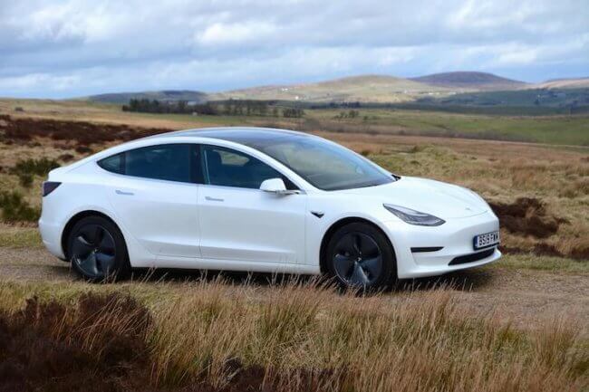 Сколько придется потратить владельцу Tesla за первые 160 000 километров пробега. Фото.