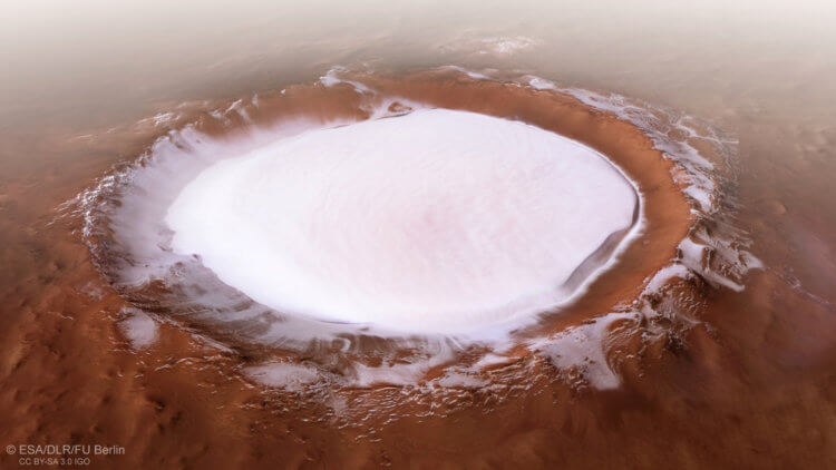 Вода на Марсе. Так выглядит кратер Королев вблизи Северного полюса Марса. Фото.
