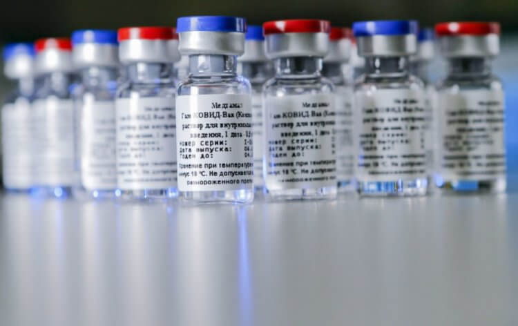 Первая вакцина от коронавируса. Вакцина «Спутник-5». Фото.