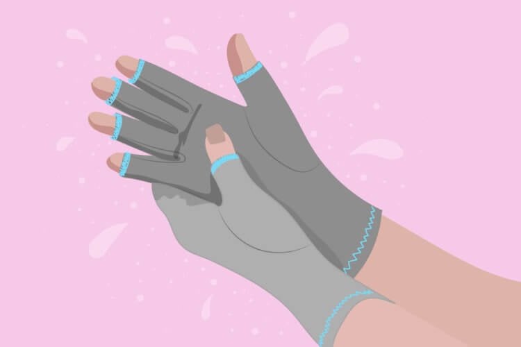 Может ли медь помочь в лечении артрита? Сейчас выпускают даже специальные перчатки с медью. Фото.